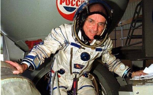 اولین مسافر تور فضایی ایلان ماسک به فضا معین شد؛ مولتی میلیارد 82 ساله!