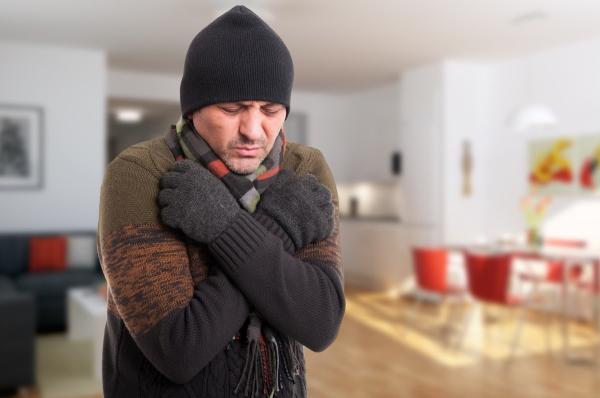 7 دلیلی که همواره از سرما به خود می لرزید